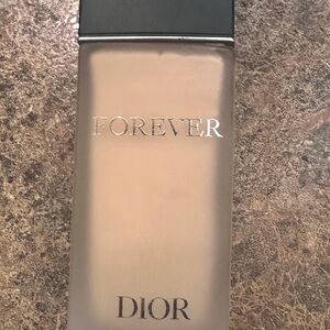 🔥NWOT….DIOR Forever 24 hour Foundation 2.5N🔥